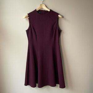 Donna Morgan Elegant Sleeveless Burgundy Dress